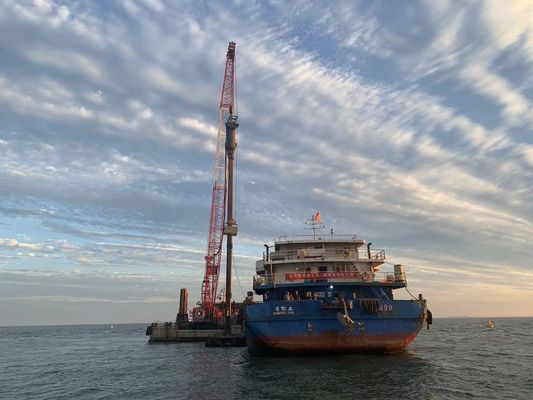 港湾盆地 200000 トンチャネルプロジェクトのためのオフショアボトムフィードビブロフロート建設